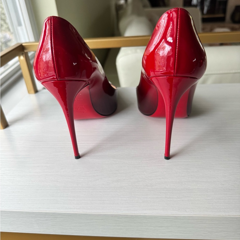 Christian Louboutin red/black ombré patent leather Kate pumps, size 39 - Picture 4 of 6
